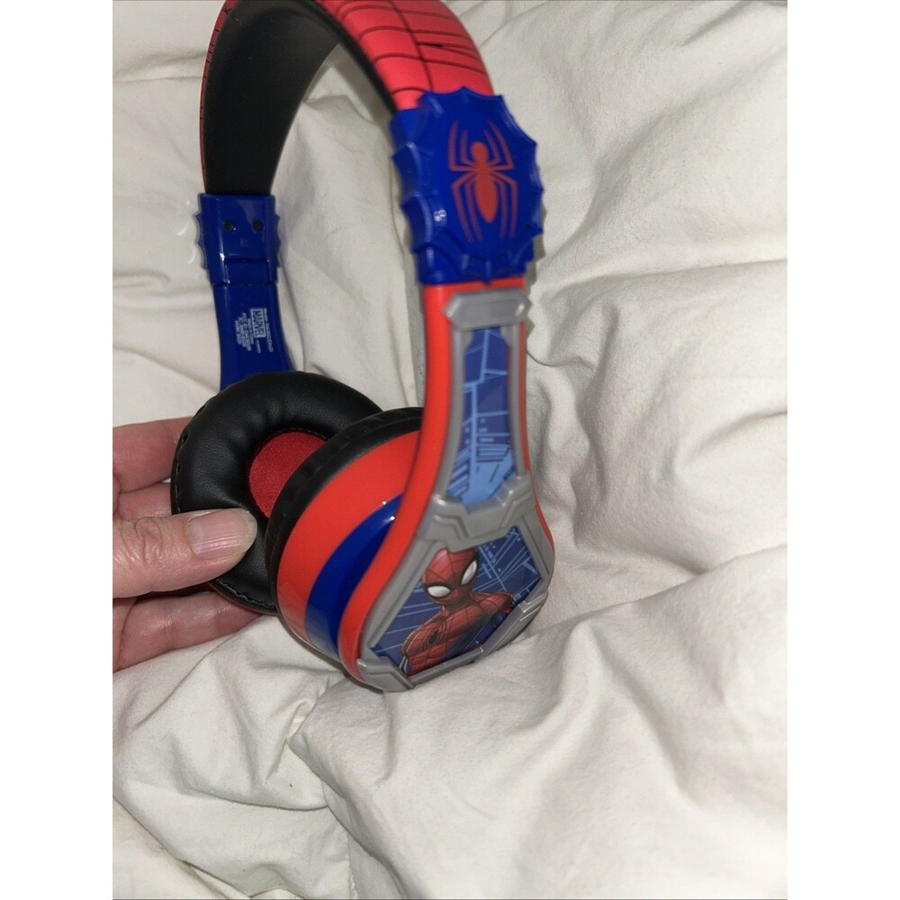 eKids Marvel Spider-Man Bluetooth Wireless Kids Headphones Over-Ear Red Blue